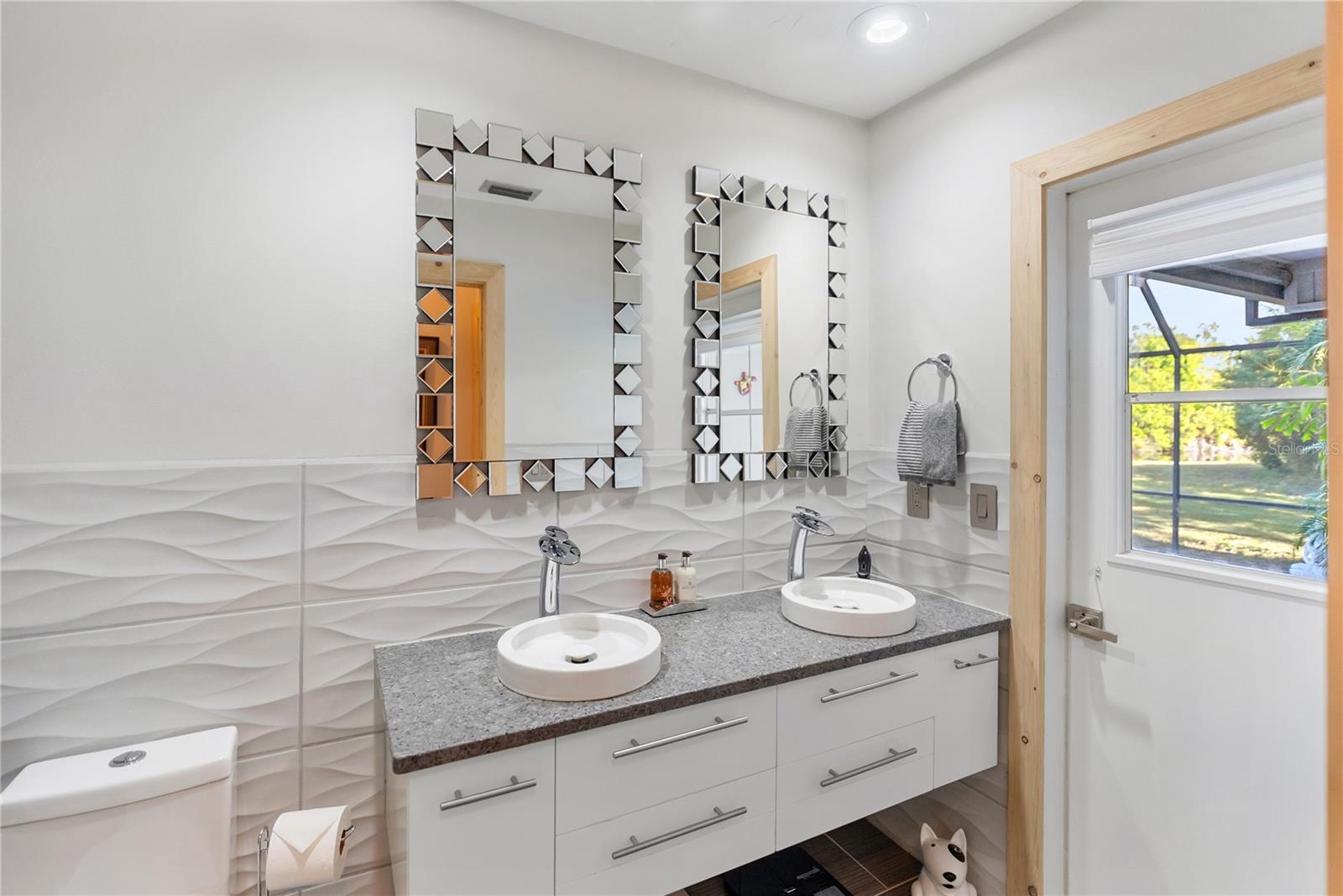 BENEVA WOODS - Residential