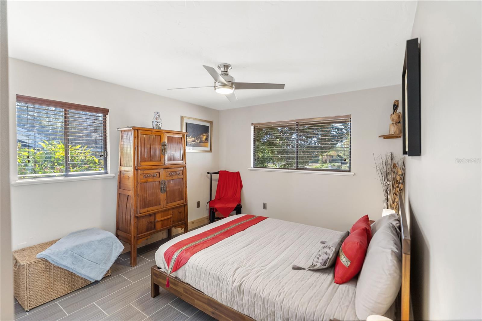 BENEVA WOODS - Residential