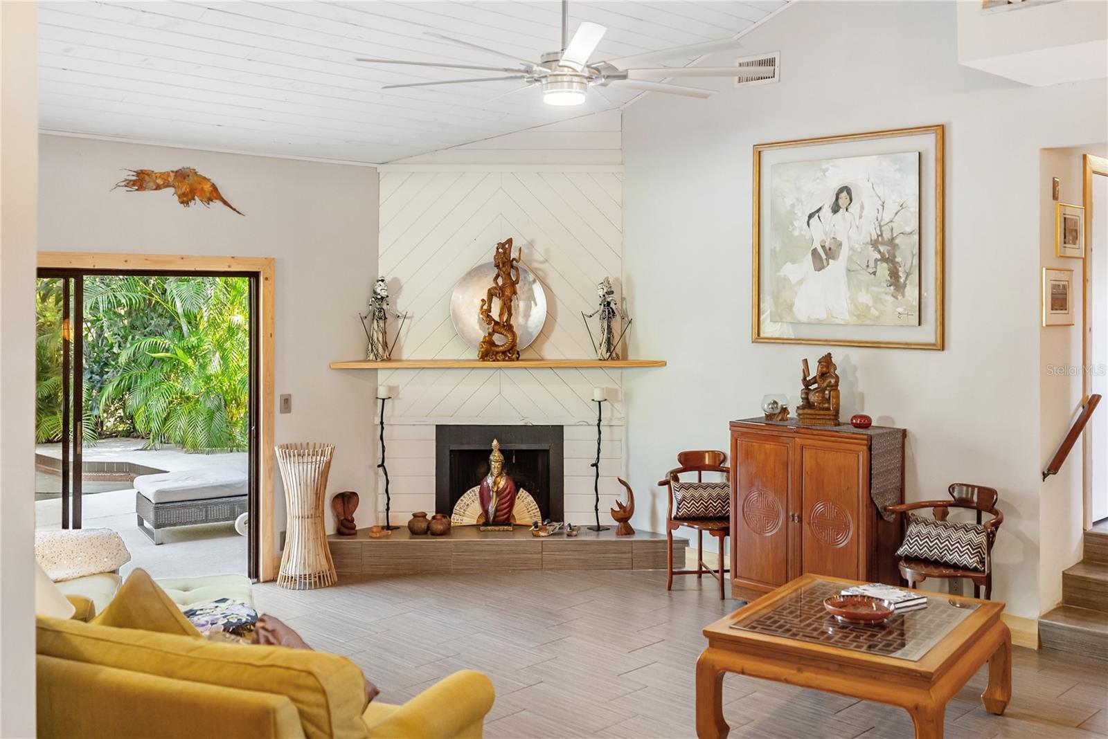 BENEVA WOODS - Residential