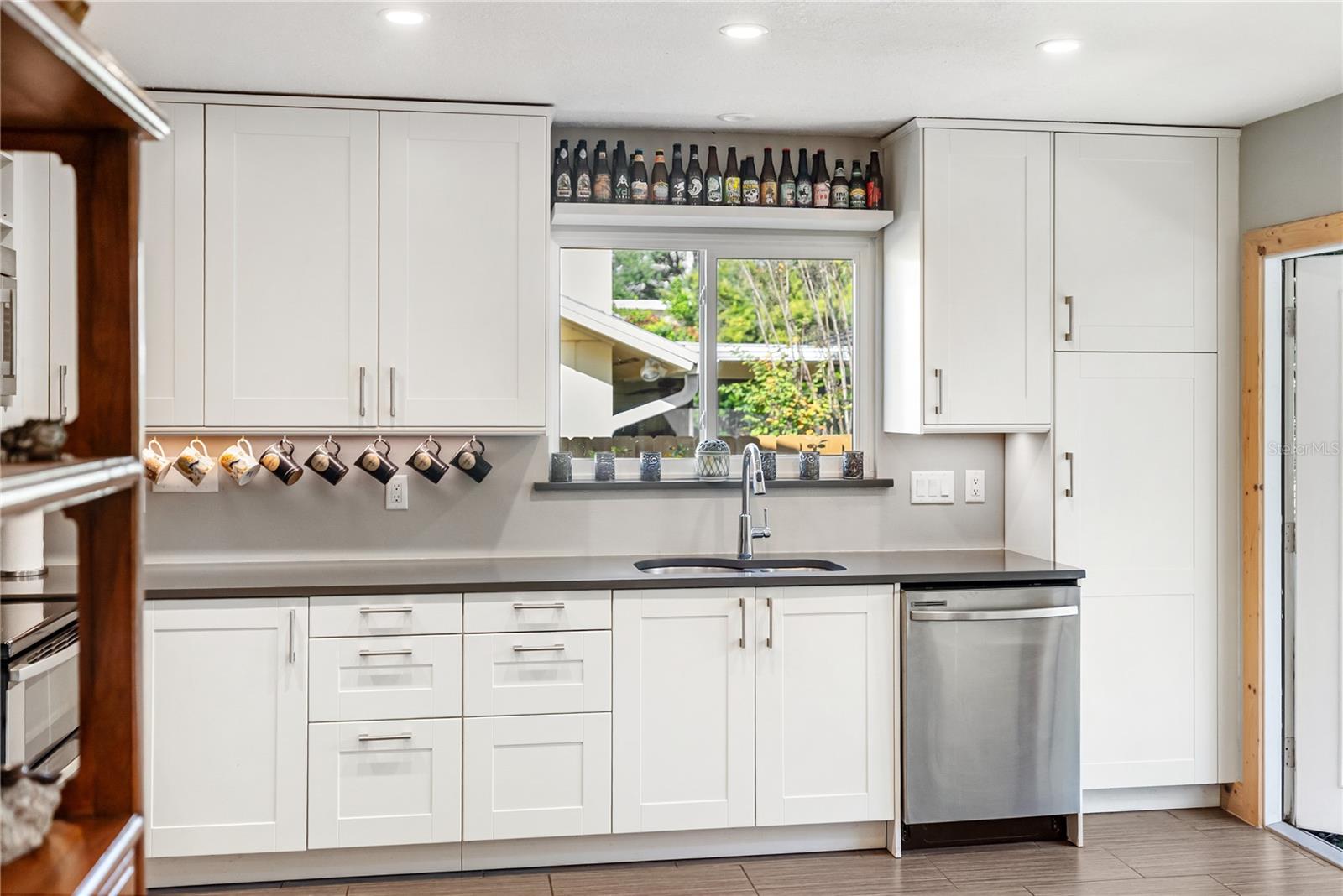 BENEVA WOODS - Residential