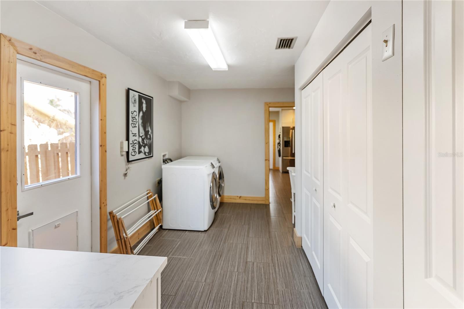 BENEVA WOODS - Residential