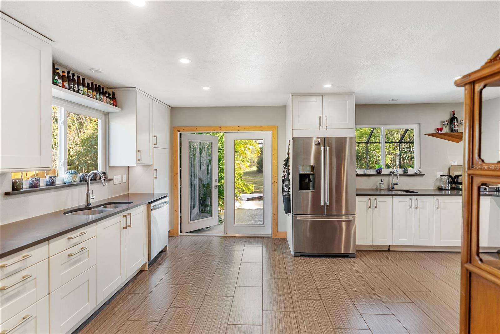 BENEVA WOODS - Residential