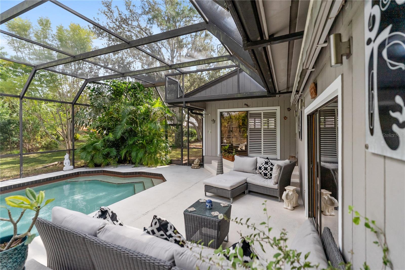 BENEVA WOODS - Residential