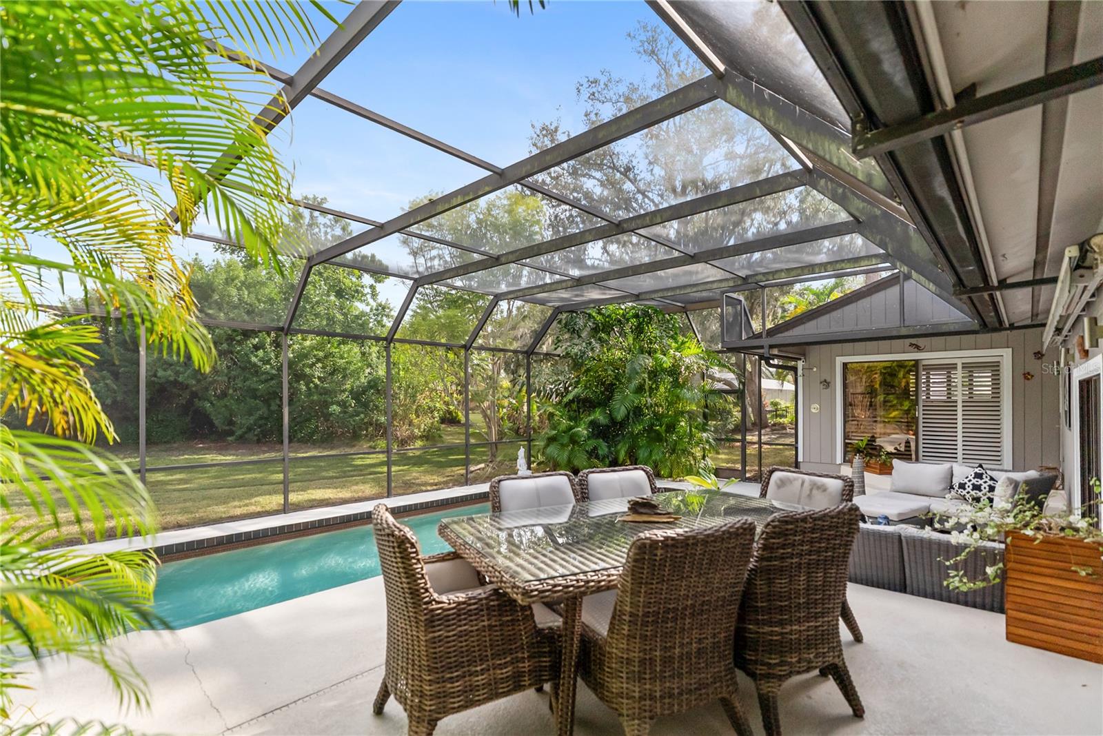 BENEVA WOODS - Residential