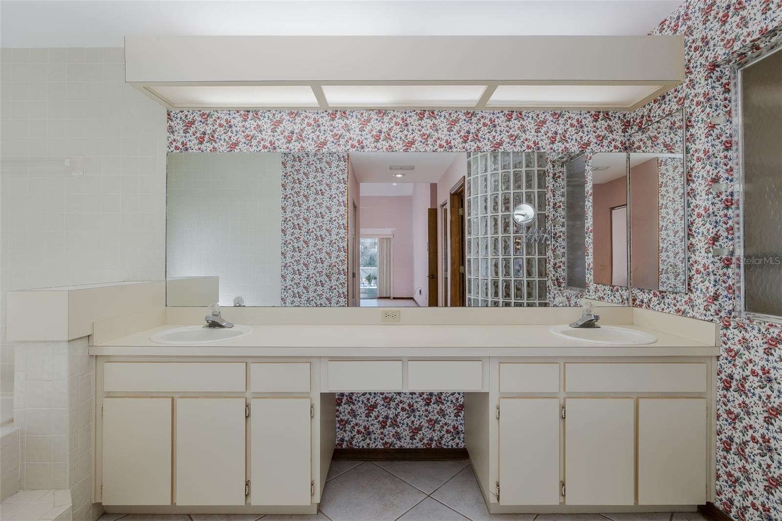 BRIARWOODS - Residential