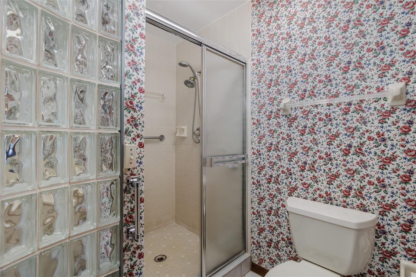 BRIARWOODS - Residential