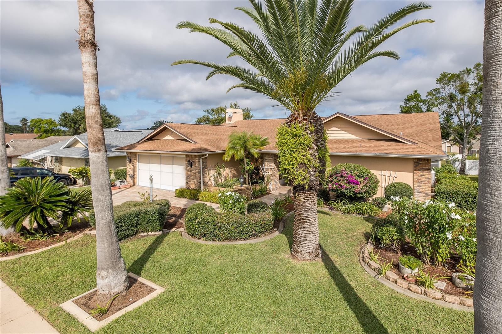 18602 WHITE PINE CIRCLE