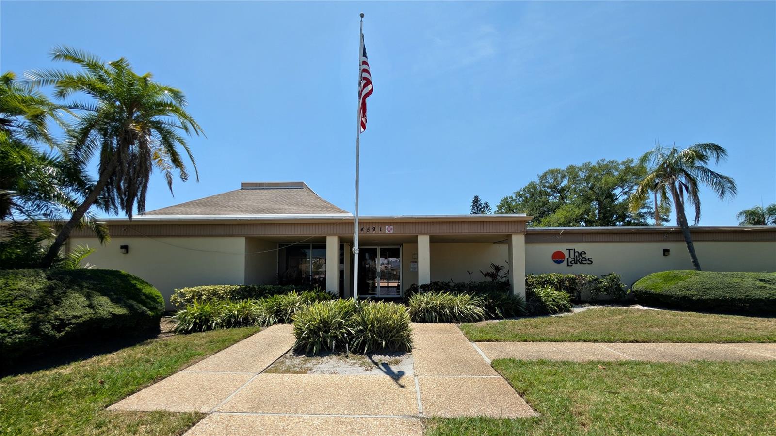 LAKES VILLAS CONDO II - Residential