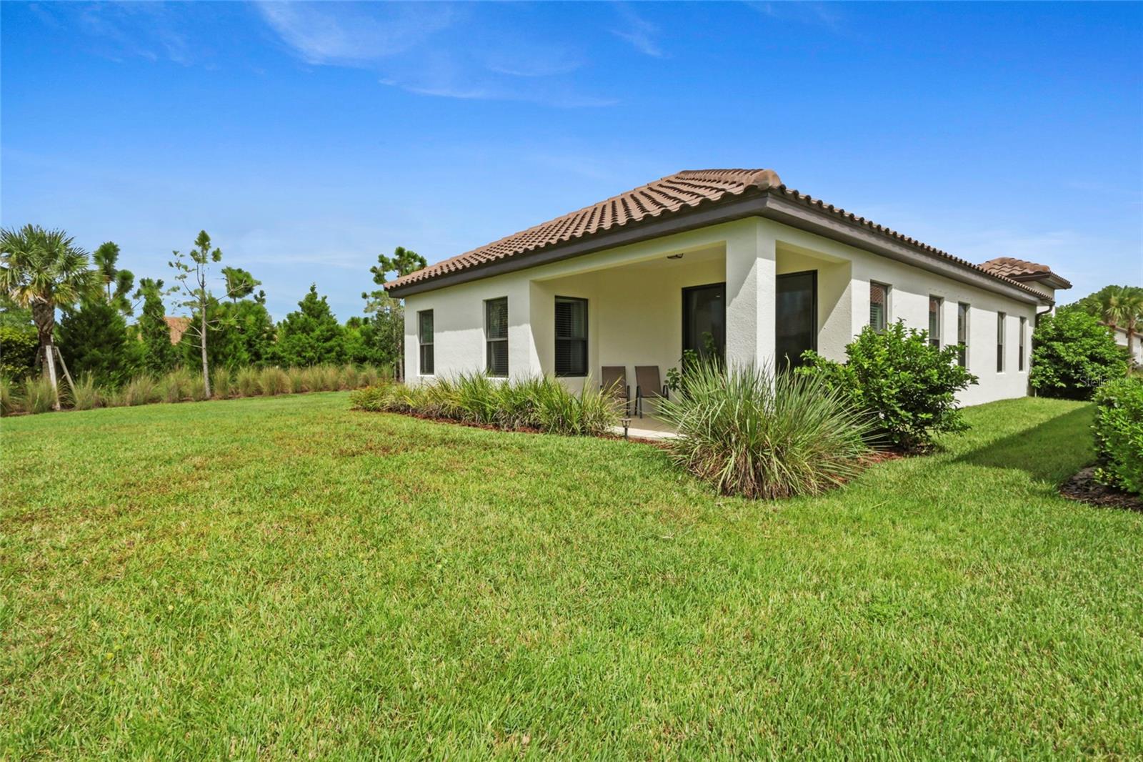 301 PALMARIA COURT