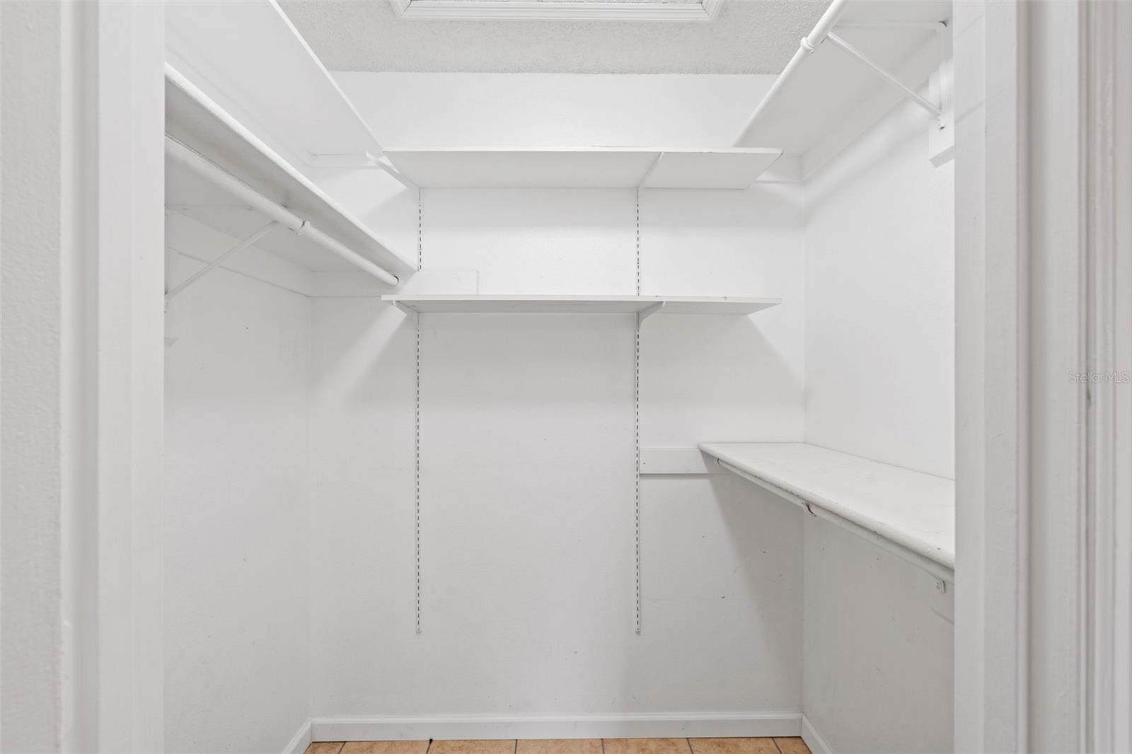 MASCOTTE LAKE JACKSON ESTATES - Residential