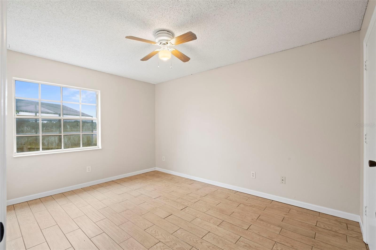 MASCOTTE LAKE JACKSON ESTATES - Residential