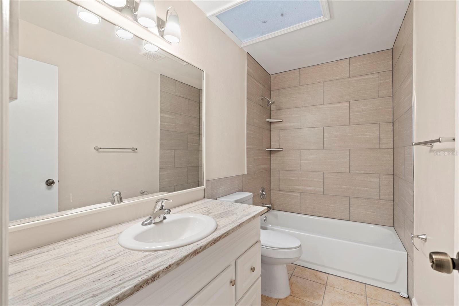 MASCOTTE LAKE JACKSON ESTATES - Residential