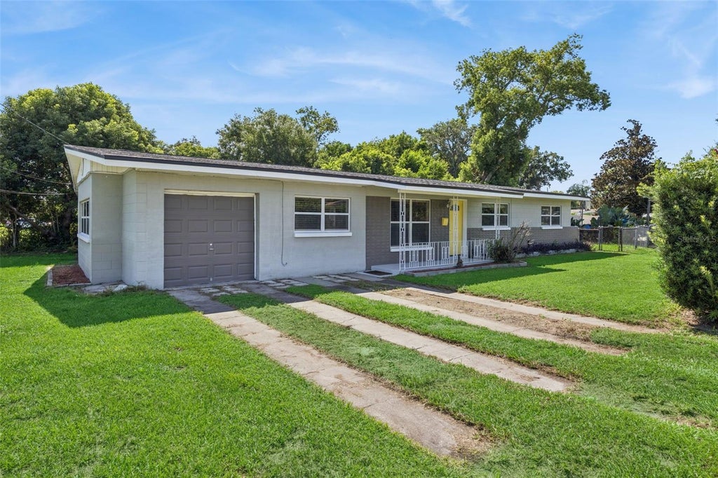 Photo of 707 S Crystal Lake Drive, Orlando, FL 32803 (MLS # O6434267)