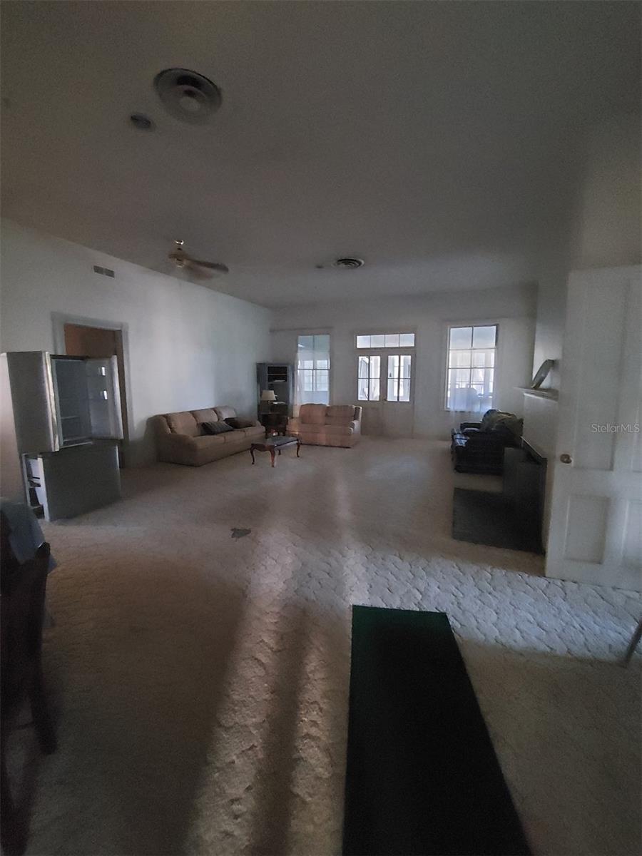 BLUE LAKE - Residential