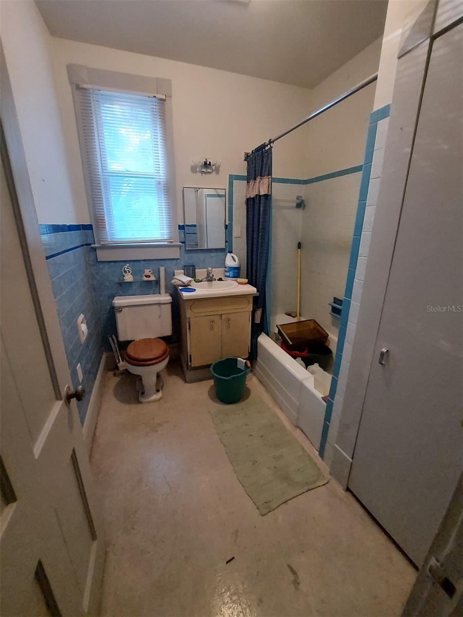 BLUE LAKE - Residential