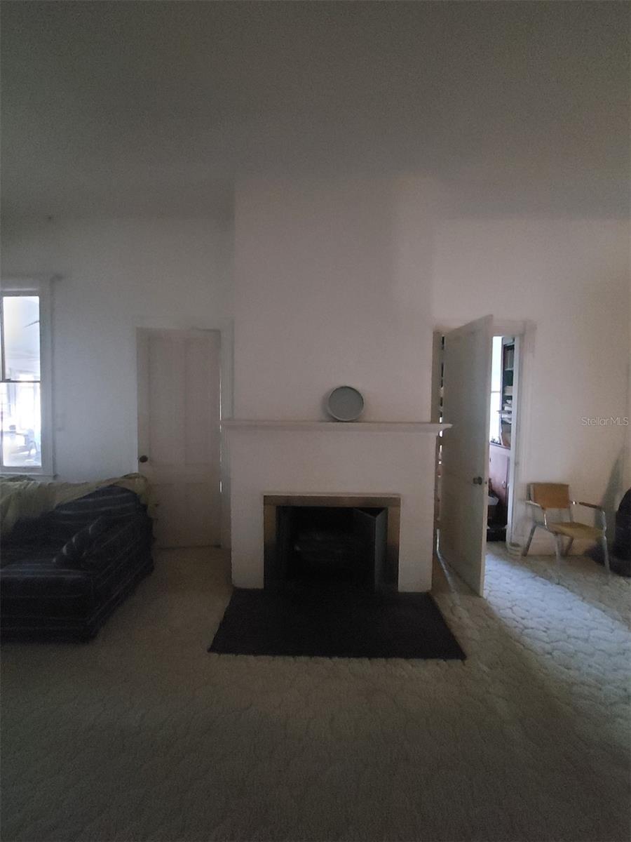 BLUE LAKE - Residential