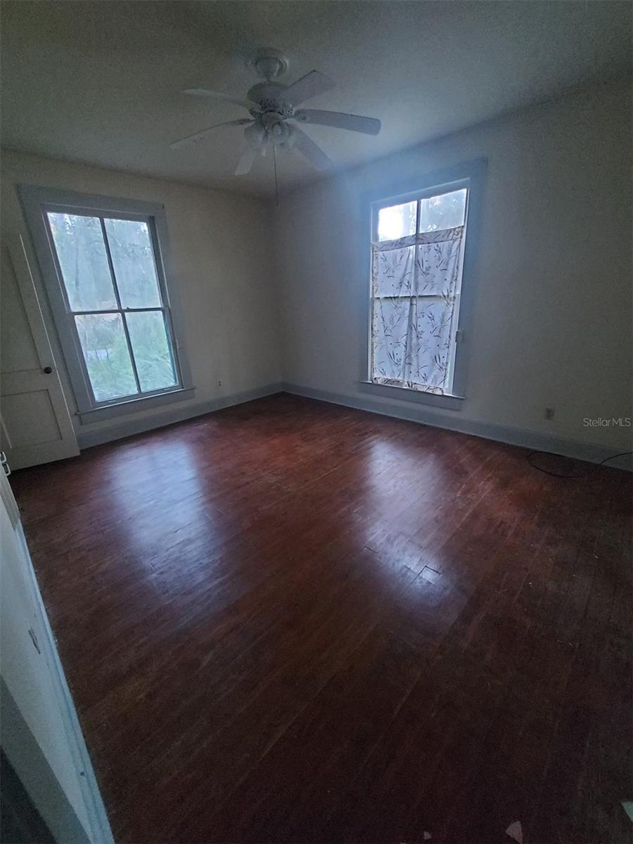 BLUE LAKE - Residential