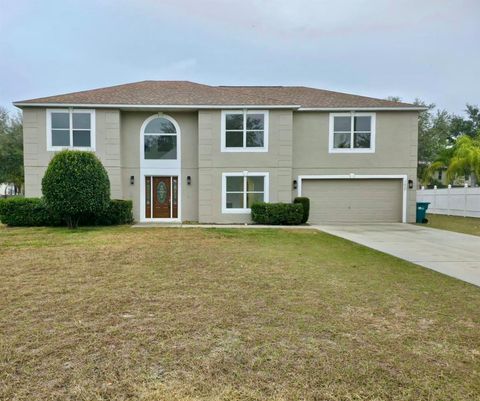 Photo of 1637 Myrtle Lake Avenue, Fruitland Park, FL 34731 (MLS # G5107289)