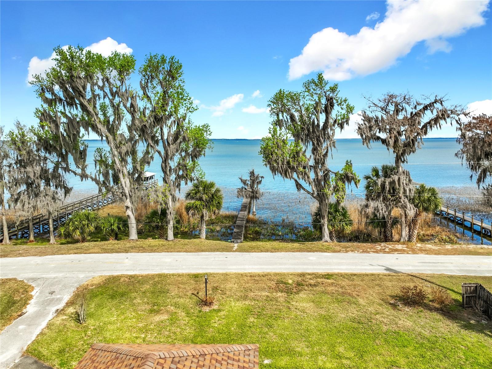 8408 LAKESHORE DRIVE