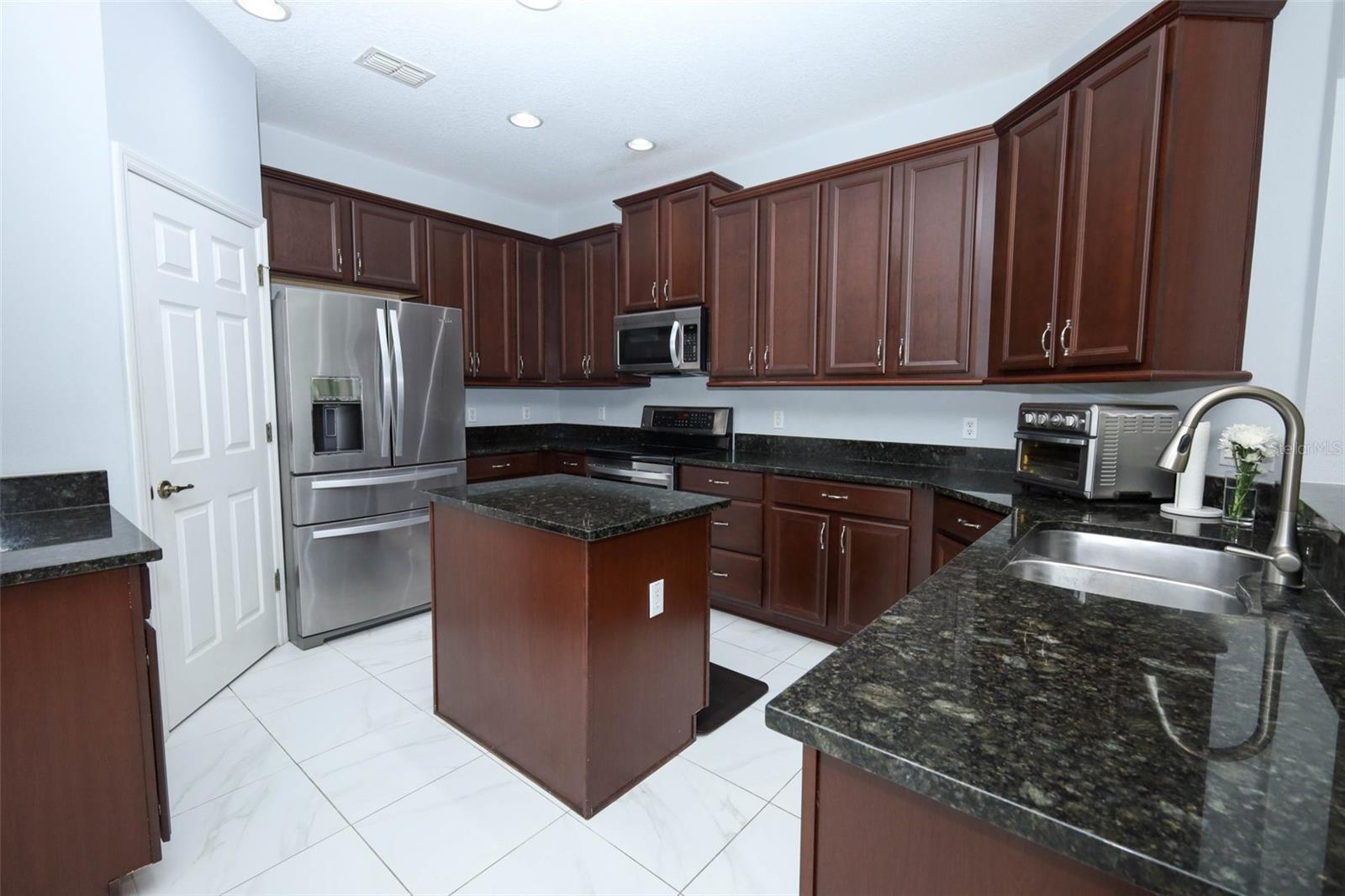 TERRACINA AT LAKE FOREST SECOND AMD - Residential