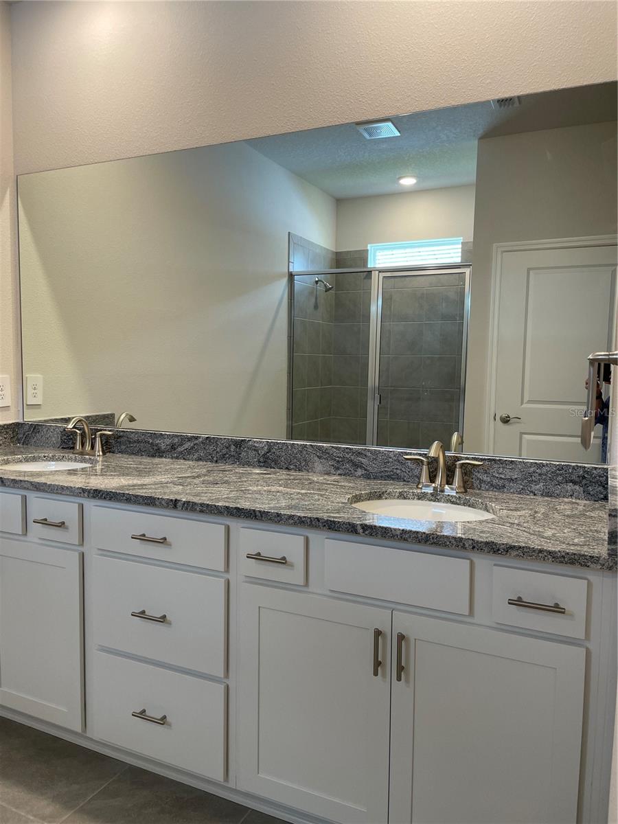 STAR FARMS - Residential Lease