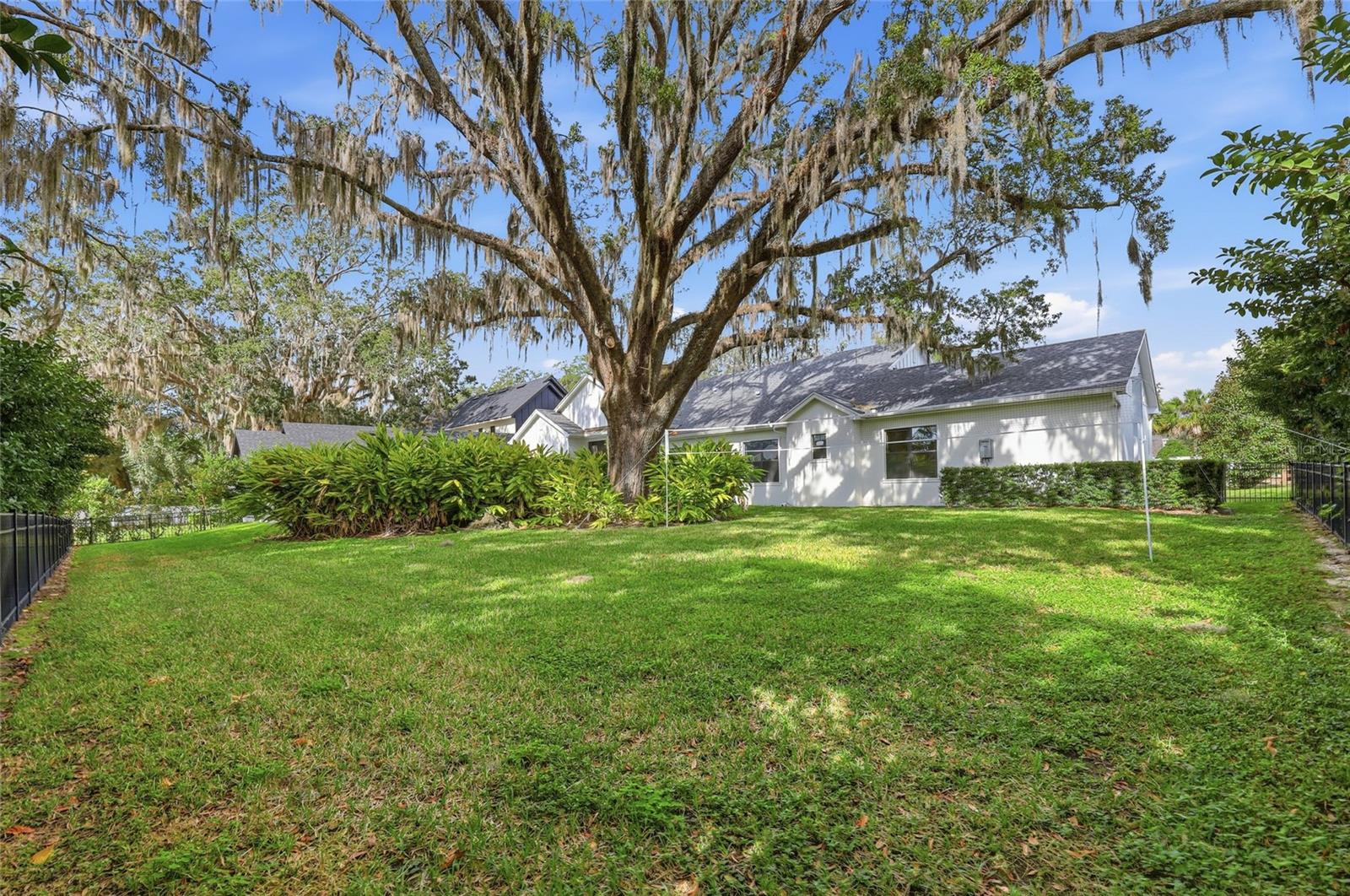 OAKLAND HILLS - Residential