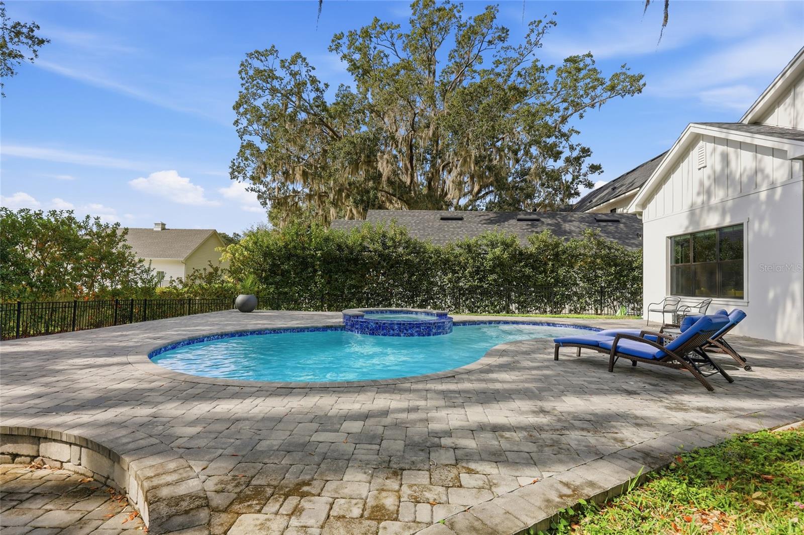 OAKLAND HILLS - Residential