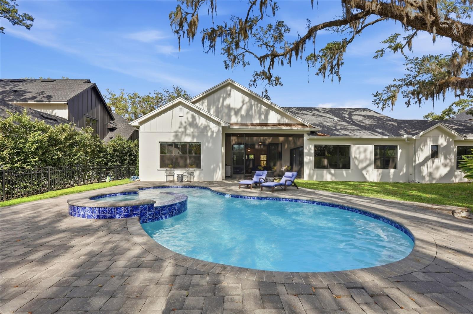 OAKLAND HILLS - Residential