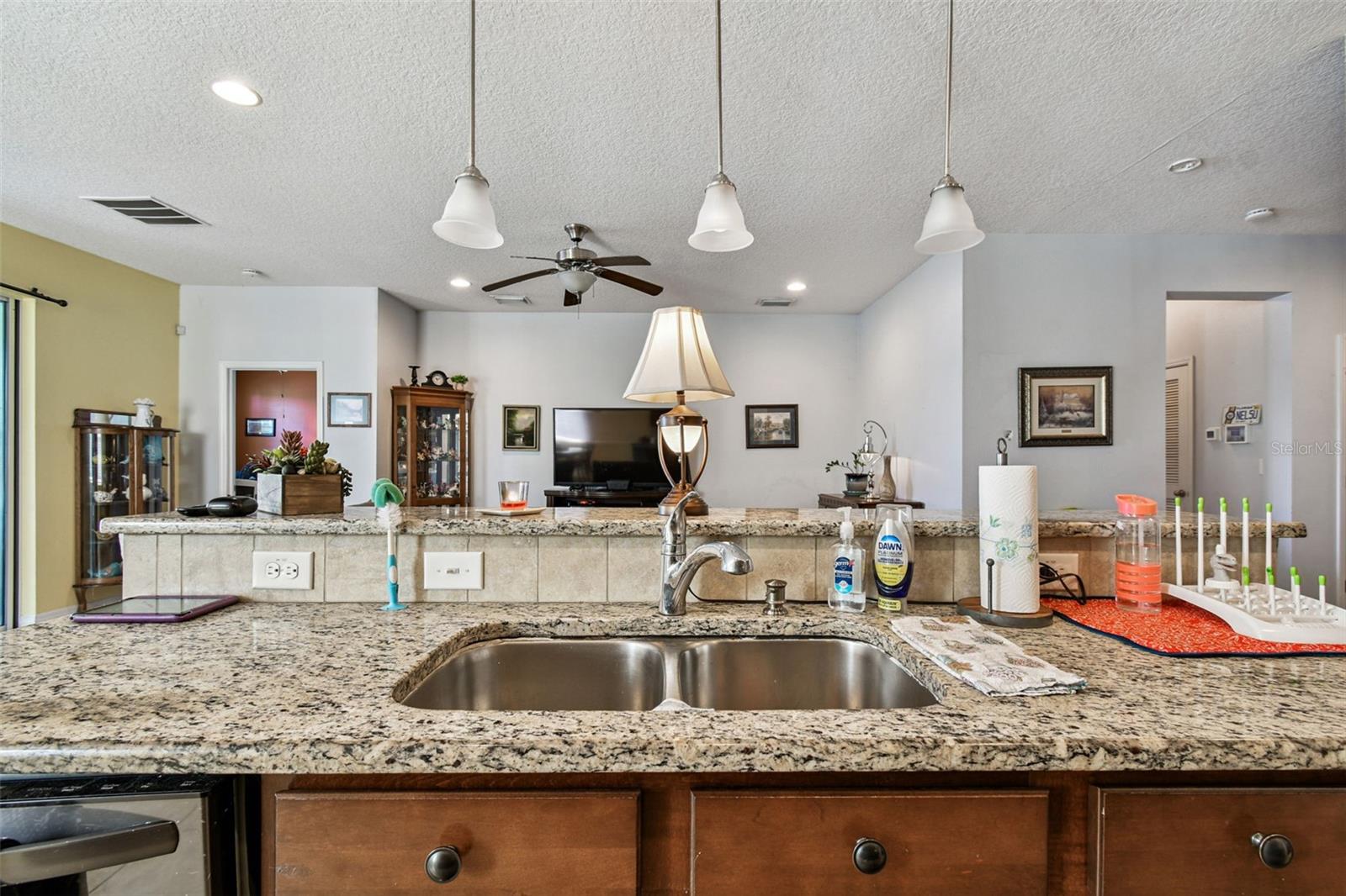 ADDISON MANOR - Residential