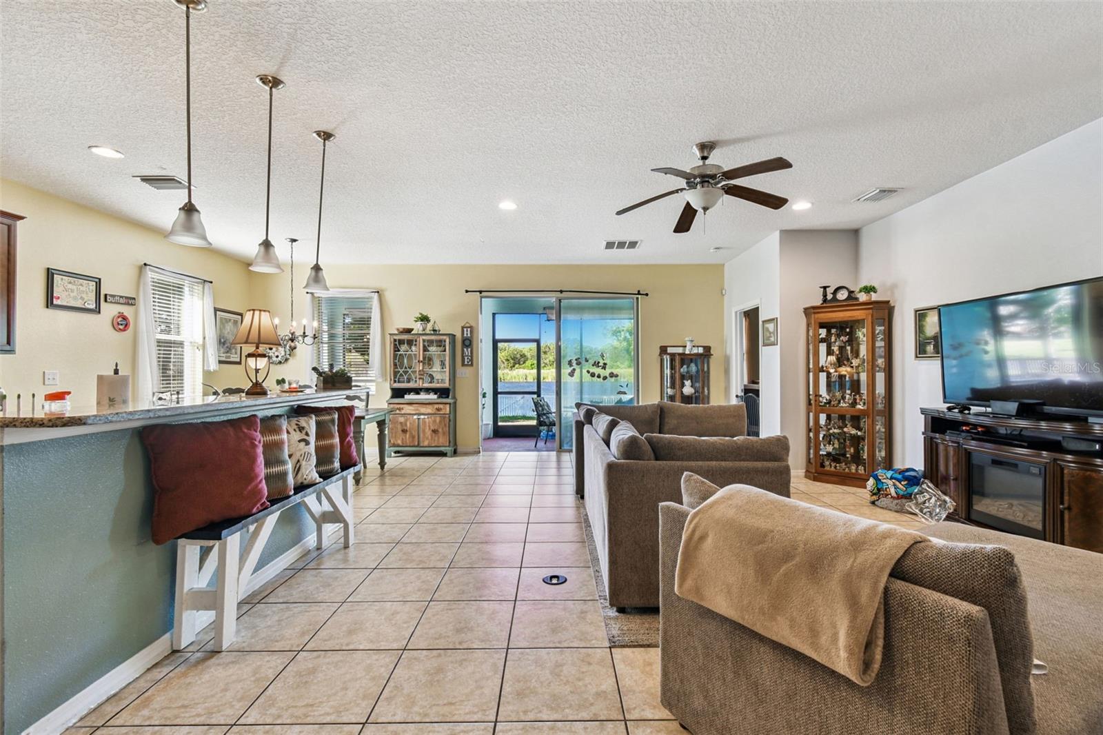 ADDISON MANOR - Residential