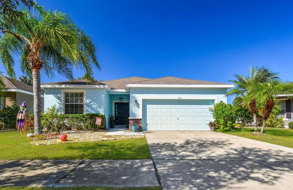 Photo of 1110 Lauren Manor Loop, Ruskin, FL 33570 (MLS # TB8443754)