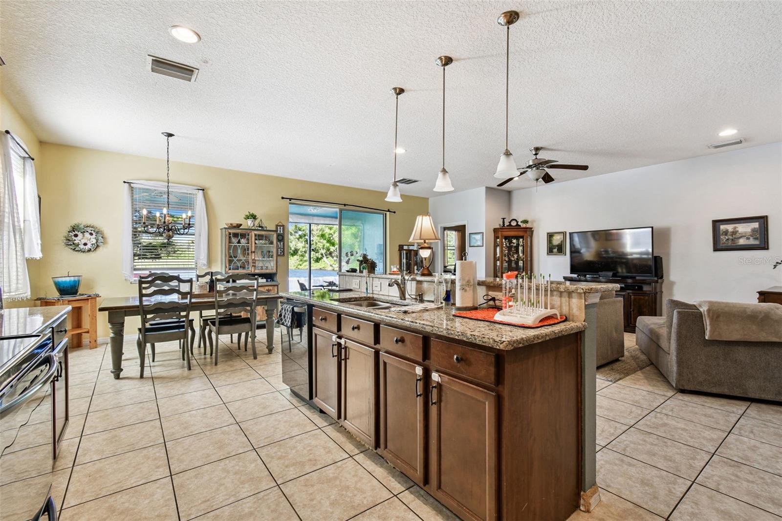 ADDISON MANOR - Residential