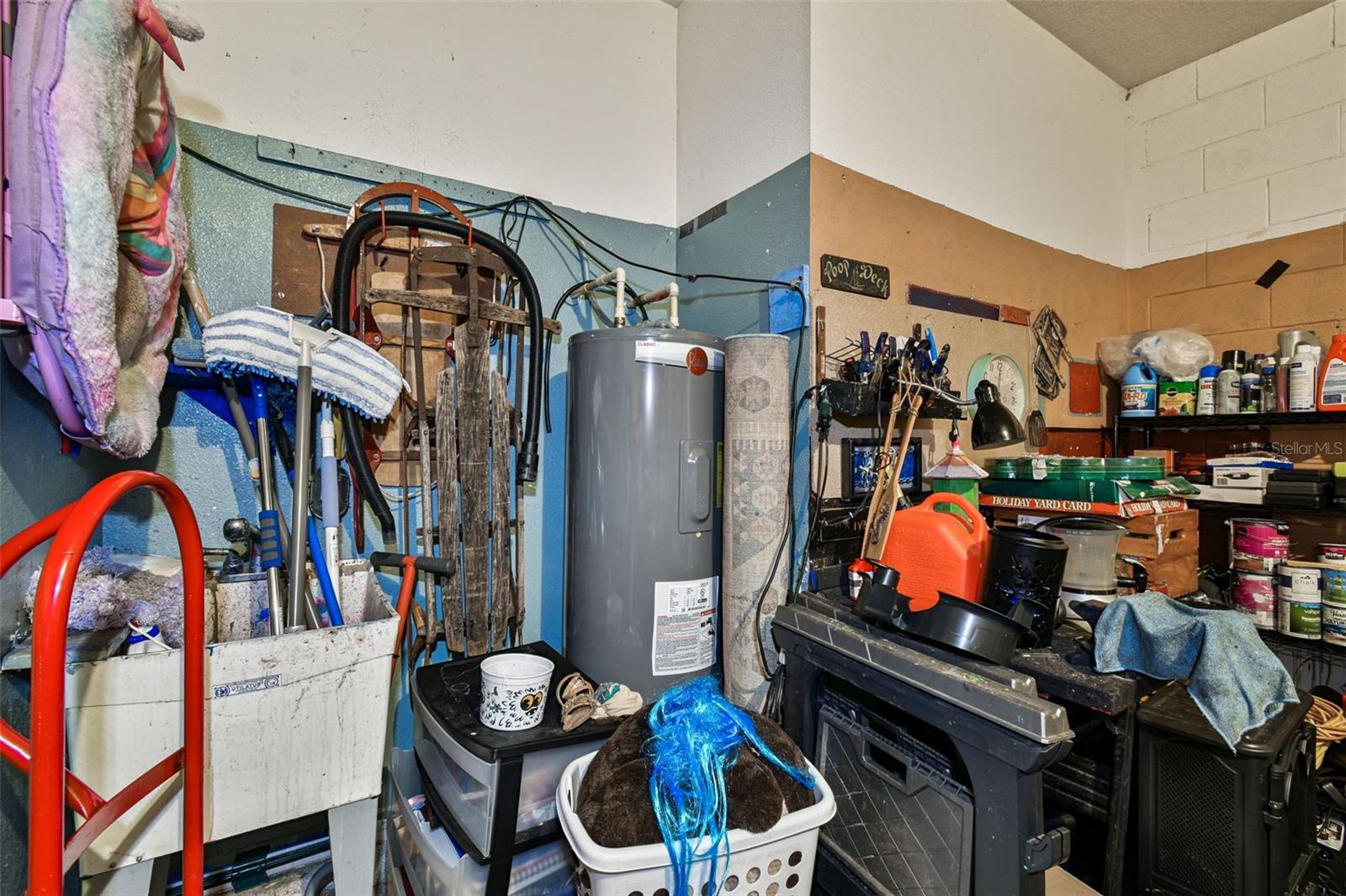 ADDISON MANOR - Residential