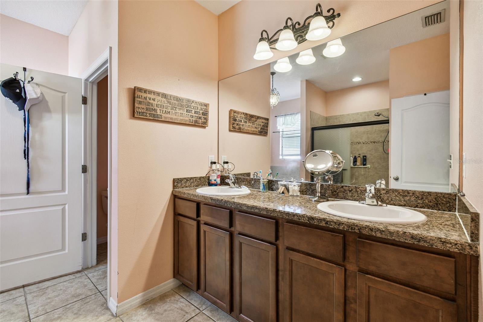 ADDISON MANOR - Residential