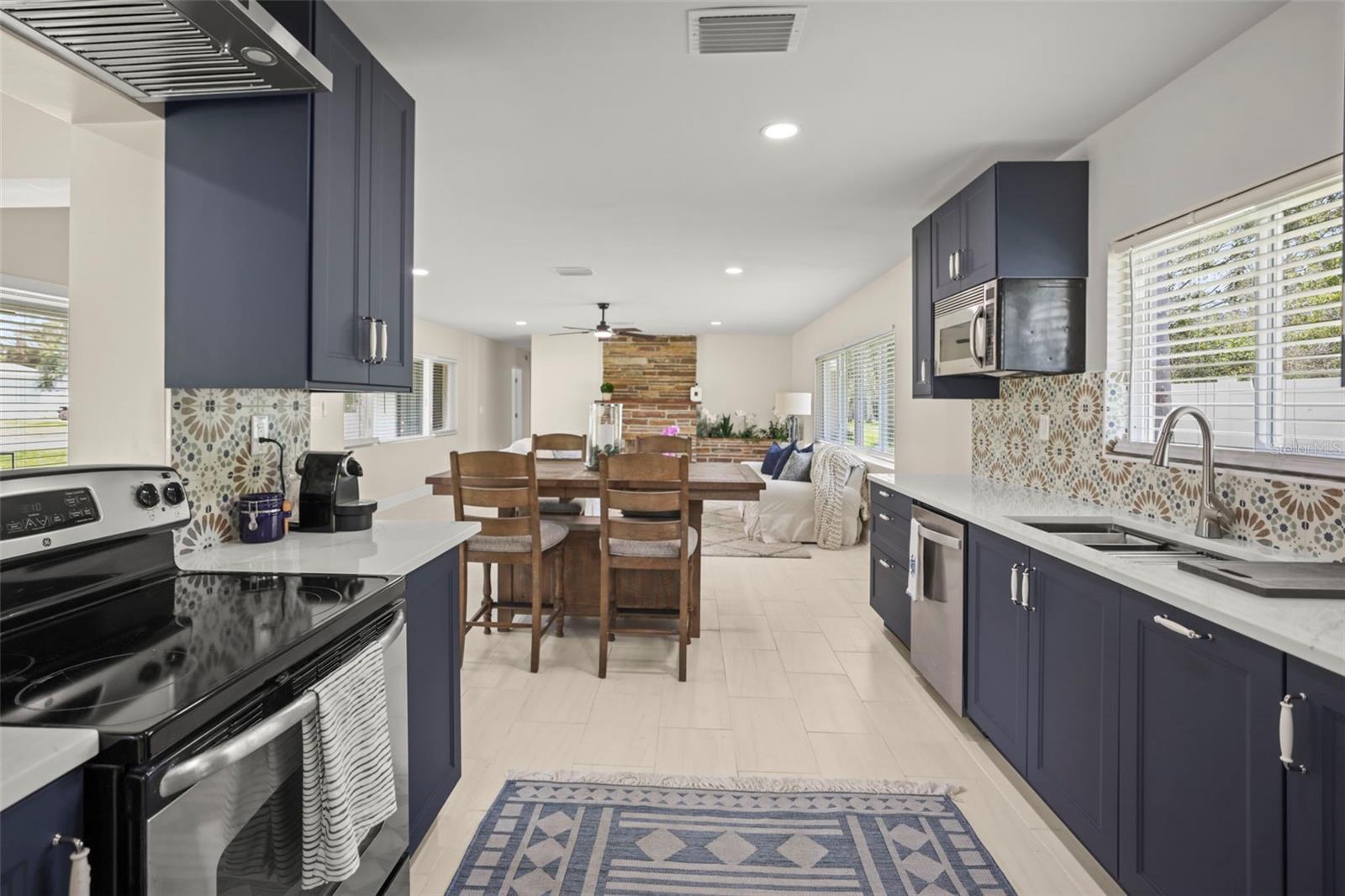 1794 SANTA BARBARA DR