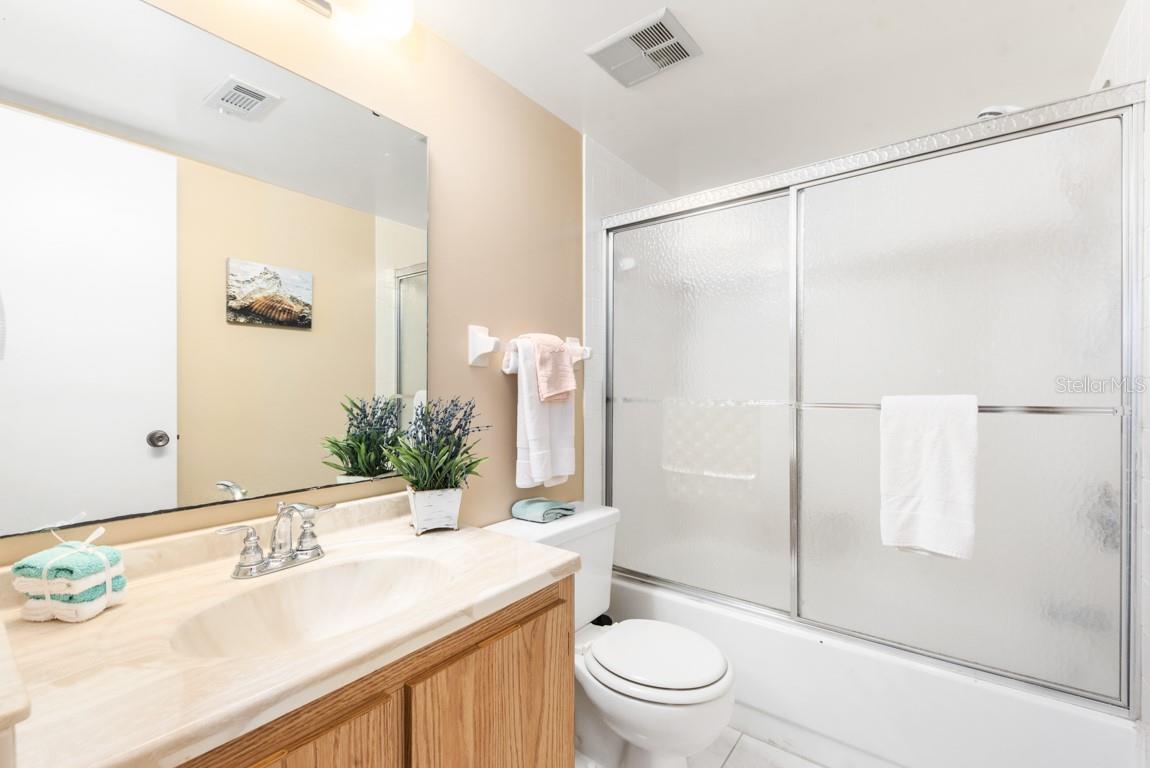 OAK FORREST - Residential Lease