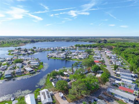 A home in LAKE WALES