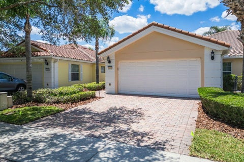 Photo of 11830 Iselle Drive, Orlando, FL 32827 (MLS # O6408902)