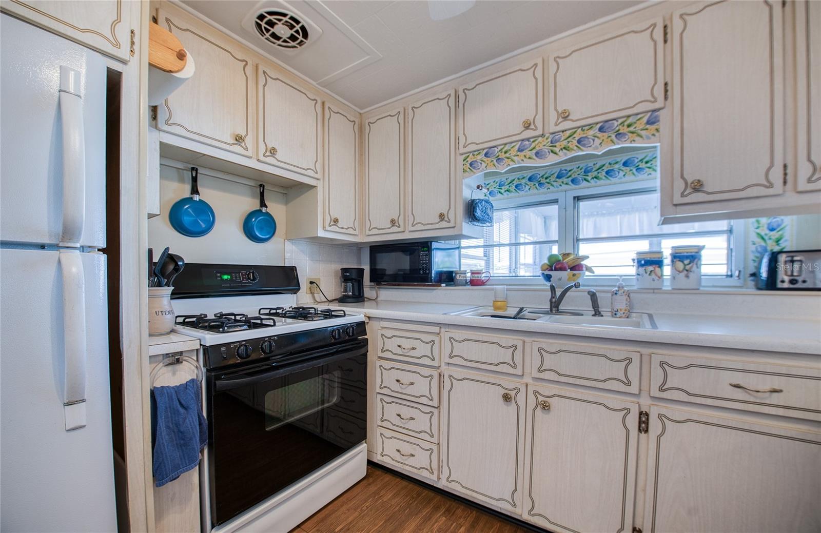 BAY ARISTOCRAT VILLAGE MOBILE HOME PARK UNREC - Residential