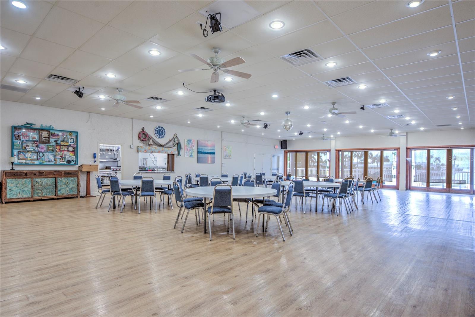 BAY ARISTOCRAT VILLAGE MOBILE HOME PARK UNREC - Residential