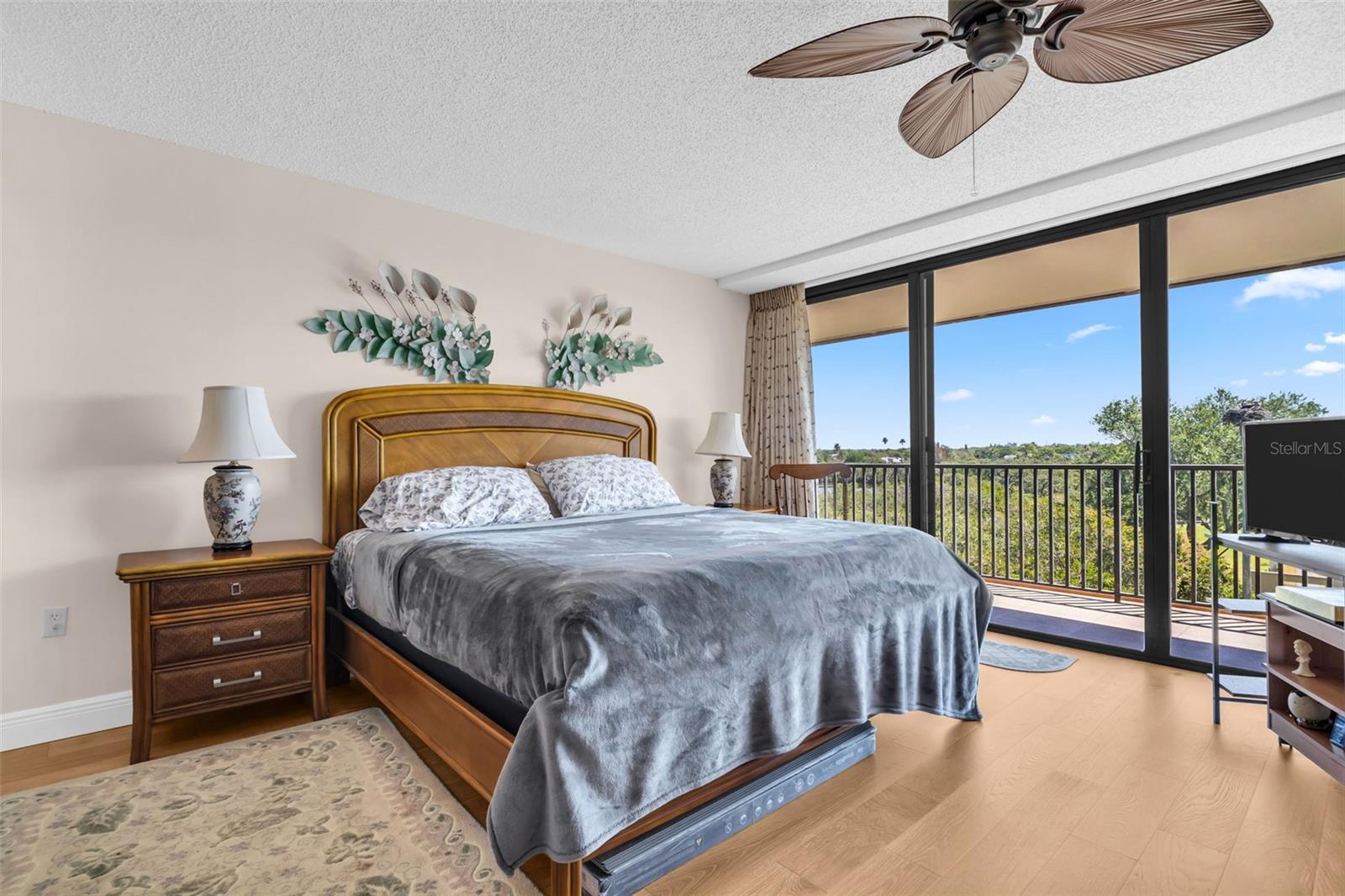 MEDITERRANEAN MANORS - Residential