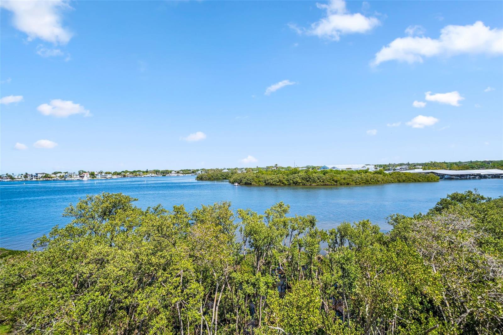 MEDITERRANEAN MANORS - Residential