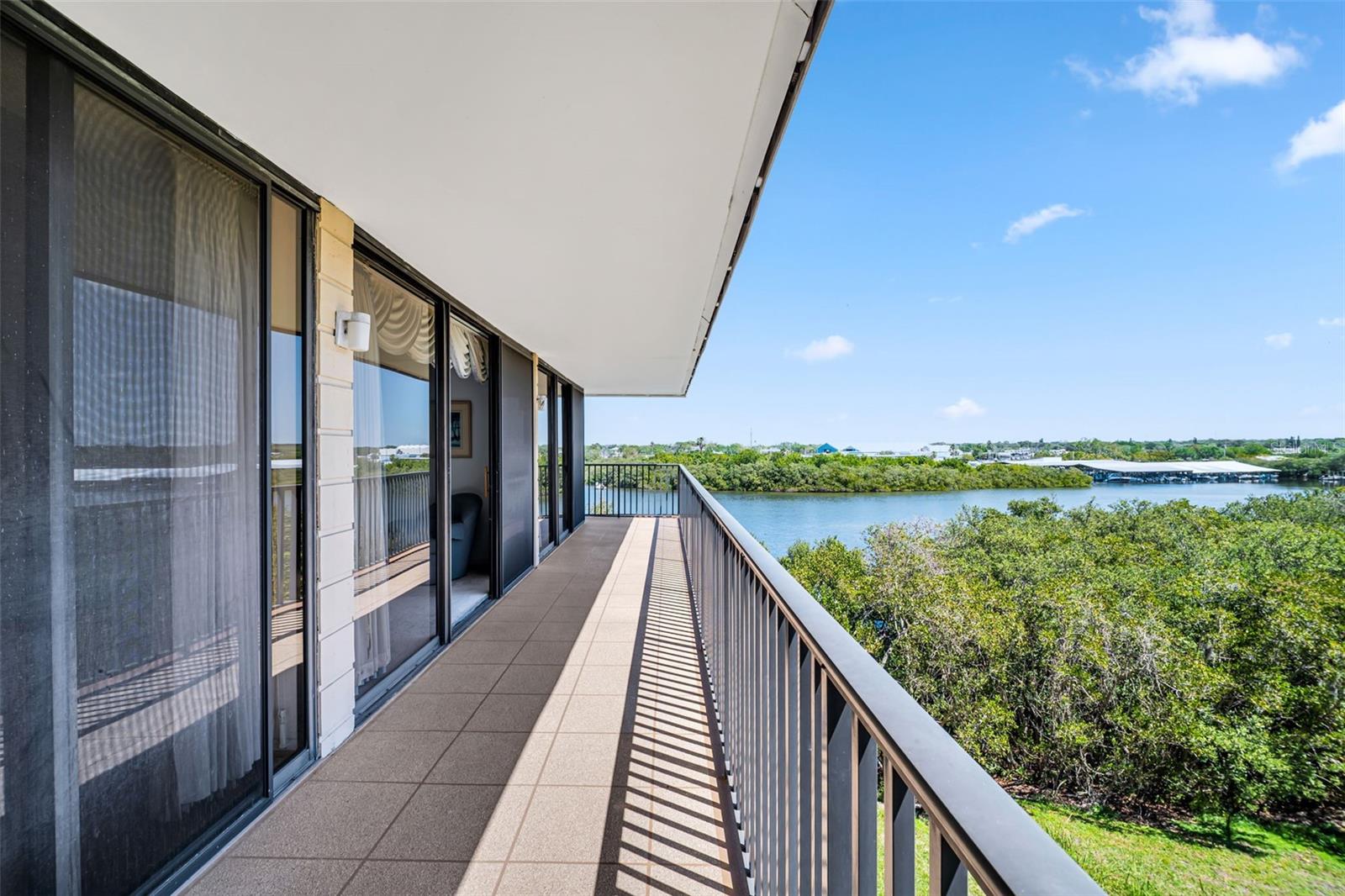 MEDITERRANEAN MANORS - Residential