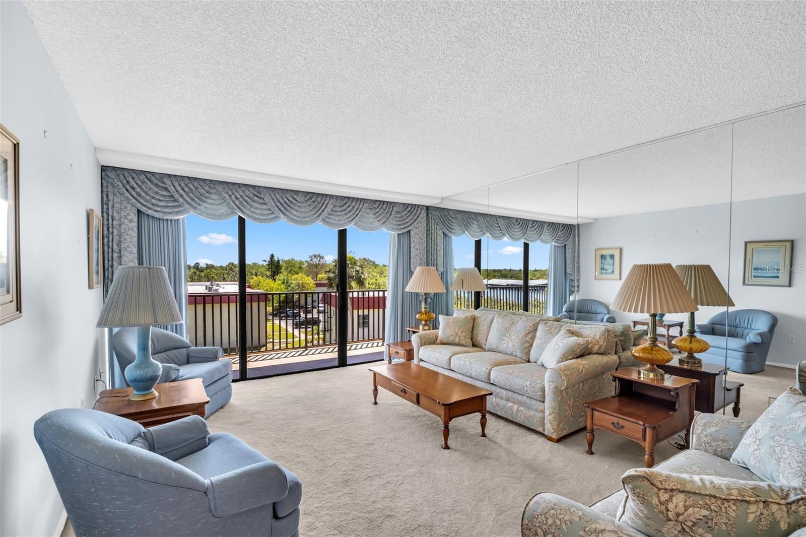 MEDITERRANEAN MANORS - Residential