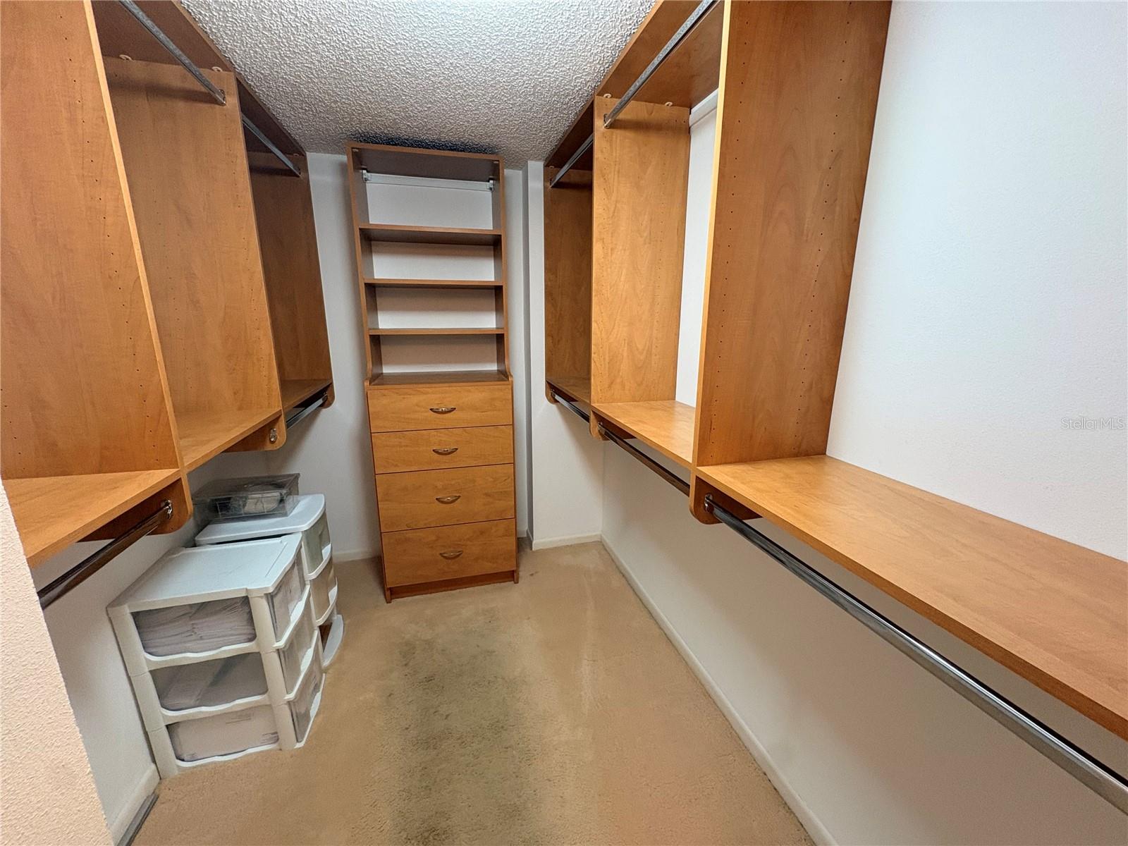 MEDITERRANEAN MANORS - Residential