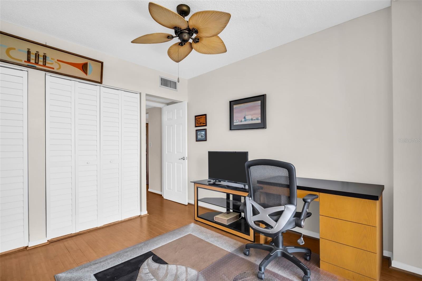 MEDITERRANEAN MANORS - Residential