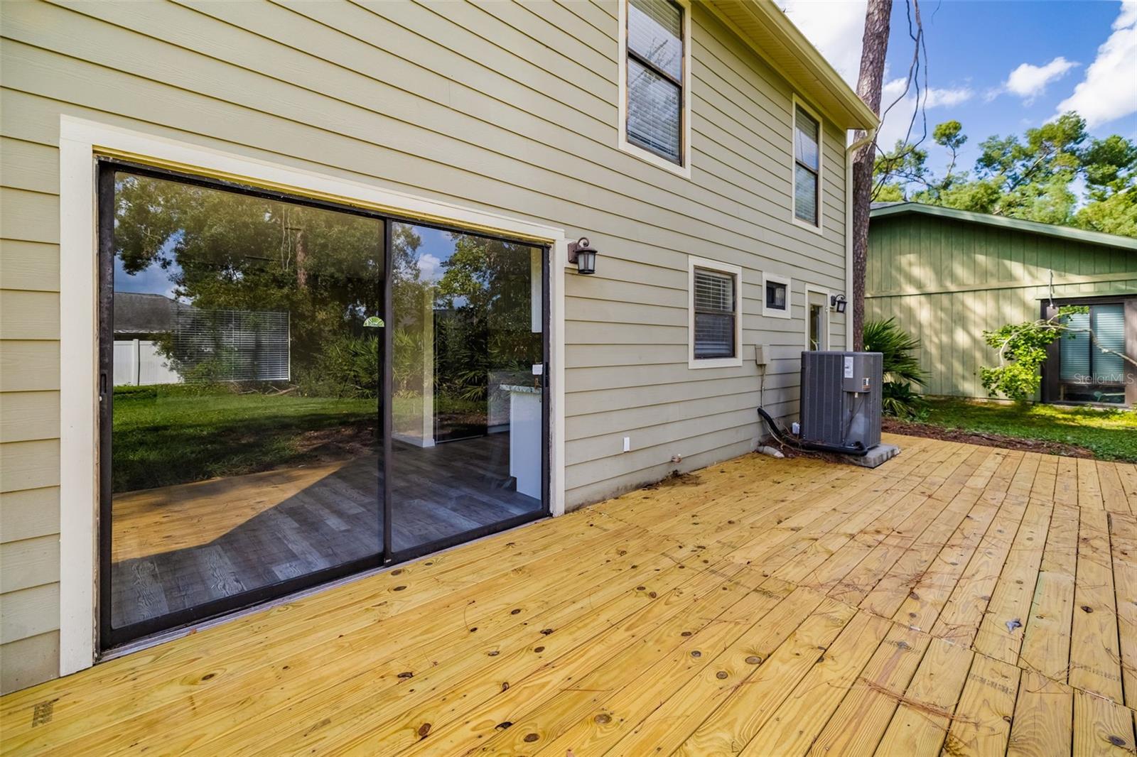 WOODS THE - Residential Lease