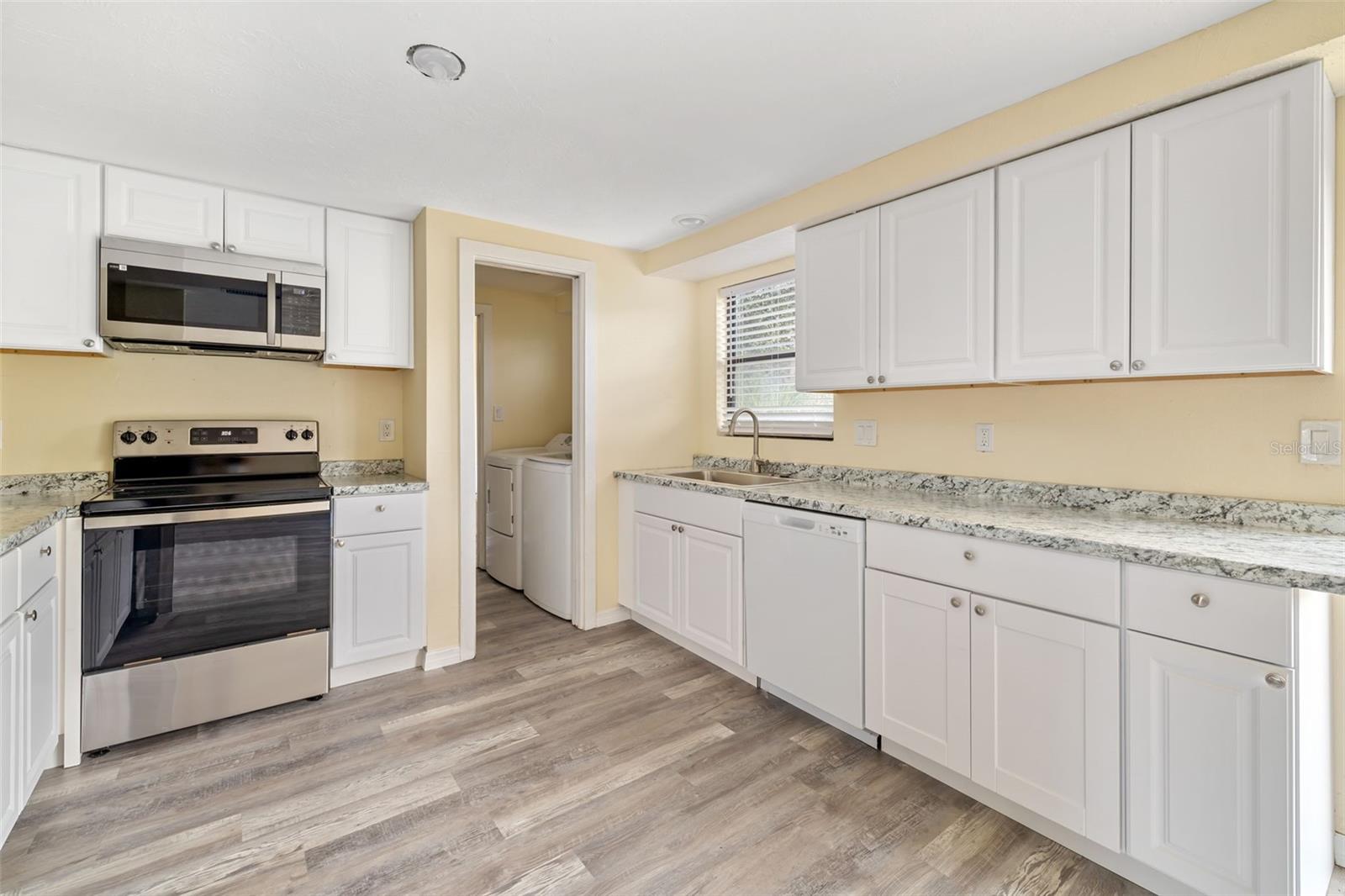 WOODS THE - Residential Lease