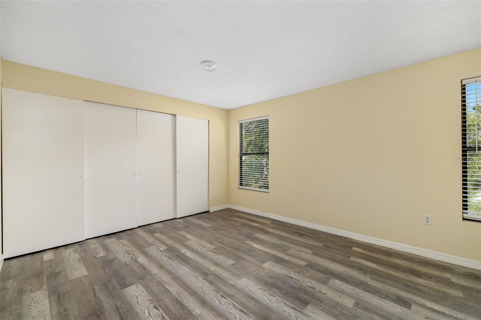 WOODS THE - Residential Lease