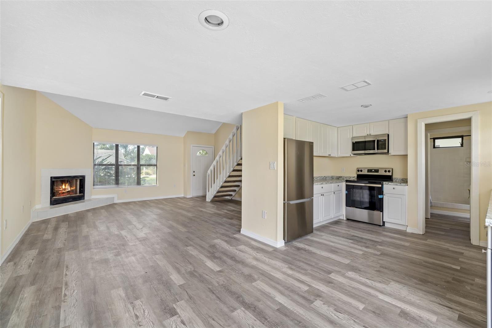 WOODS THE - Residential Lease